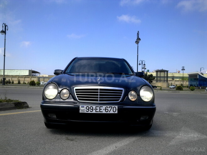 Mercedes E 220 2000, 235,000 km - 2.2 l - Bakı