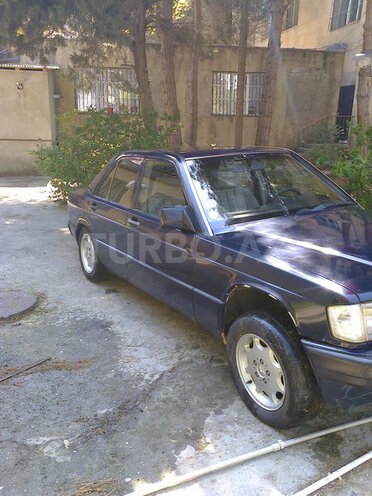 Mercedes 190 1992, 175,630 km - 2.3 l - Bakı
