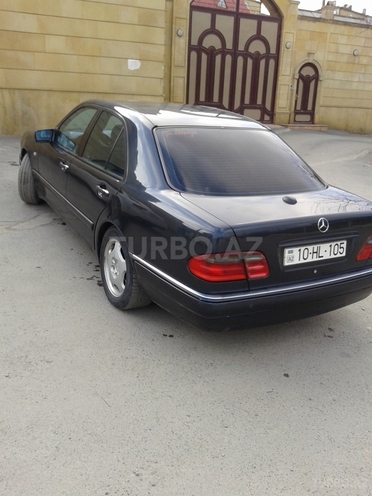Mercedes E 230 1997, 303,000 km - 0.3 l - Bakı