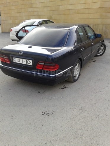 Mercedes E 230 1997, 303,000 km - 0.3 l - Bakı
