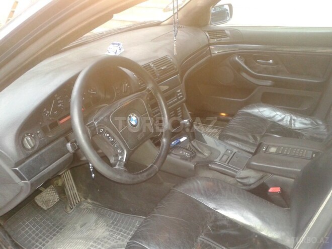 BMW 528 1998, 320,000 km - 2.8 l - Bakı