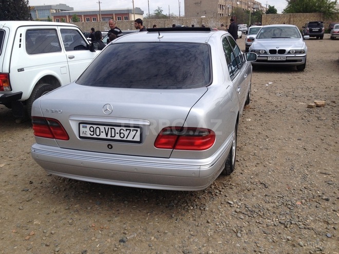 Mercedes E 320 2000, 154,000 km - 3.2 l - Bakı