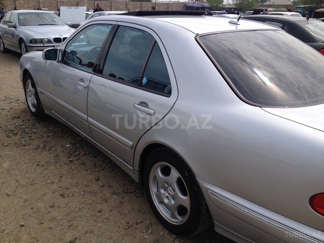 Mercedes E 320 2000, 154,000 km - 3.2 l - Bakı