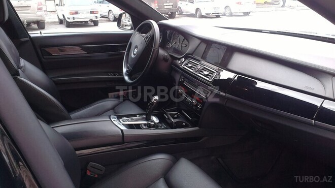 BMW 750 2011, 65,000 km - 4.4 l - Bakı
