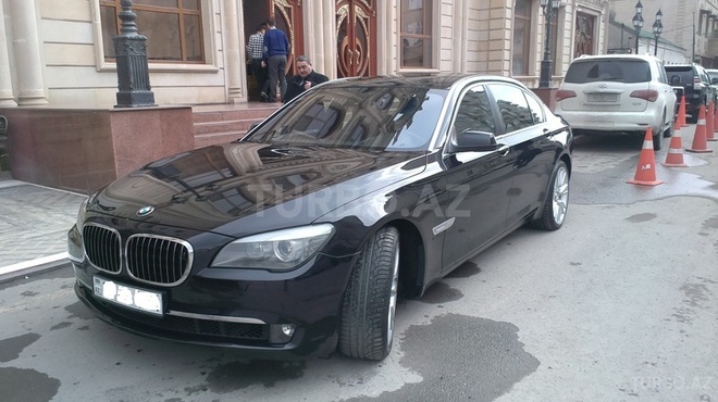 BMW 750 2011, 65,000 km - 4.4 l - Bakı