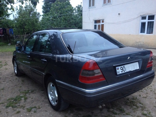 Mercedes C 200 1995, 247,425 km - 2.2 l - Bakı