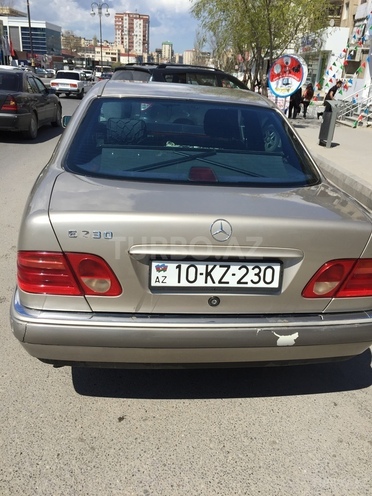 Mercedes E 230 1995, 200,000 km - 2.3 l - Bakı