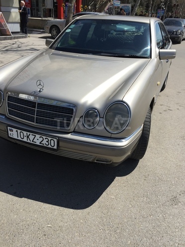 Mercedes E 230 1995, 200,000 km - 2.3 l - Bakı