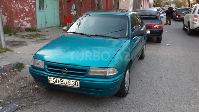 Opel Astra 1993, 300,000 km - 1.4 л - Bakı