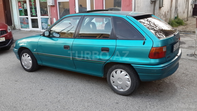 Opel Astra 1993, 300,000 km - 1.4 л - Bakı