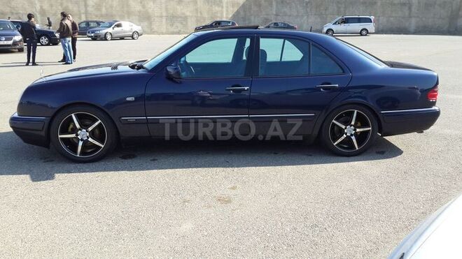 Mercedes E 240 1999, 161,000 km - 2.4 l - Bakı