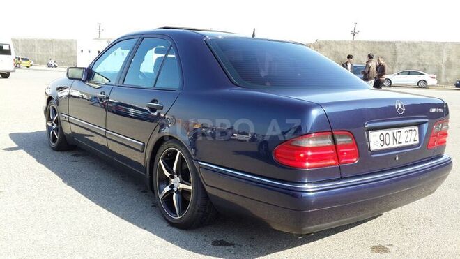 Mercedes E 240 1999, 161,000 km - 2.4 l - Bakı