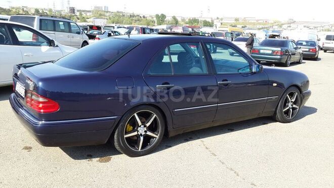 Mercedes E 240 1999, 161,000 km - 2.4 l - Bakı
