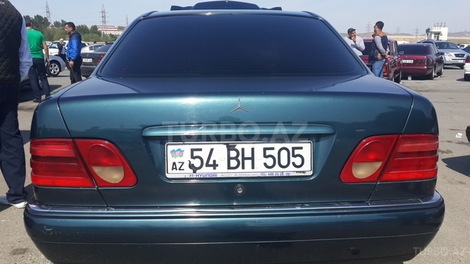 Mercedes E 220 1999, 244,000 km - 2.2 l - Bakı