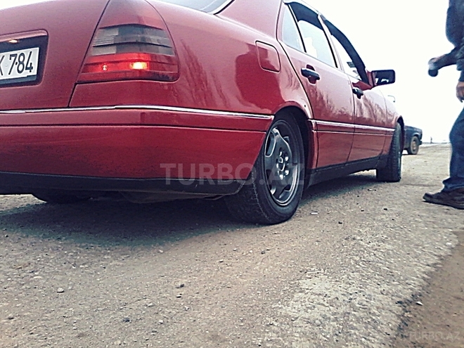 Mercedes C 220 1995, 235,000 km - 2.2 l - Bakı