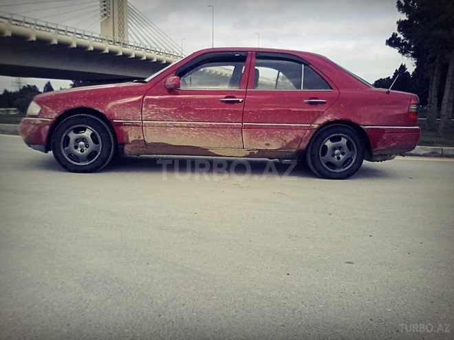 Mercedes C 220 1995, 235,000 km - 2.2 l - Bakı