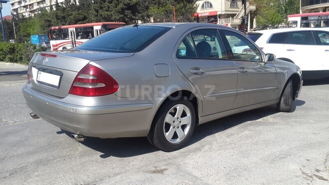 Mercedes E 270 2002, 265,113 km - 2.7 l - Bakı