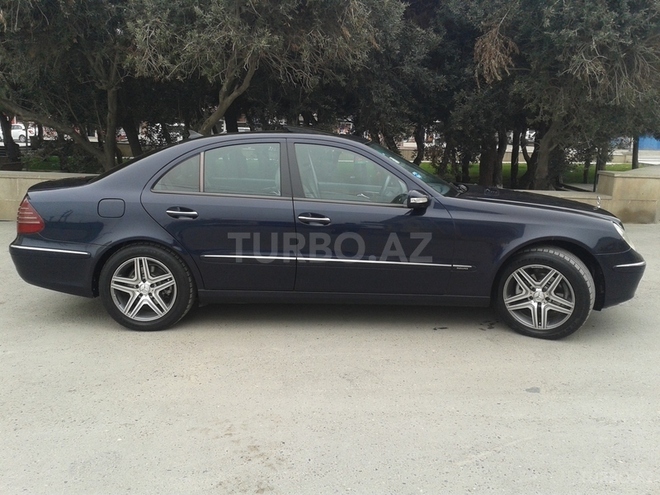 Mercedes E 220 2003, 179,500 km - 2.2 l - Bakı