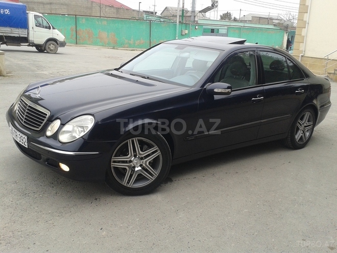 Mercedes E 220 2003, 179,500 km - 2.2 l - Bakı