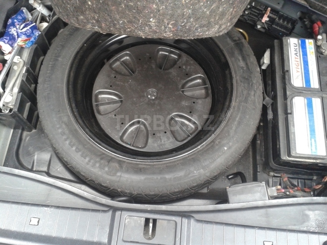 Mercedes E 220 2003, 179,500 km - 2.2 l - Bakı