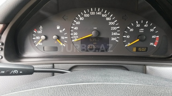 Mercedes E 240 2000, 223,500 km - 2.6 l - Bakı
