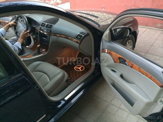 Mercedes E 240 2002, 244,000 km - 2.6 l - Bakı