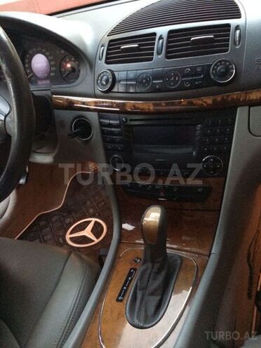 Mercedes E 240 2002, 244,000 km - 2.6 l - Bakı