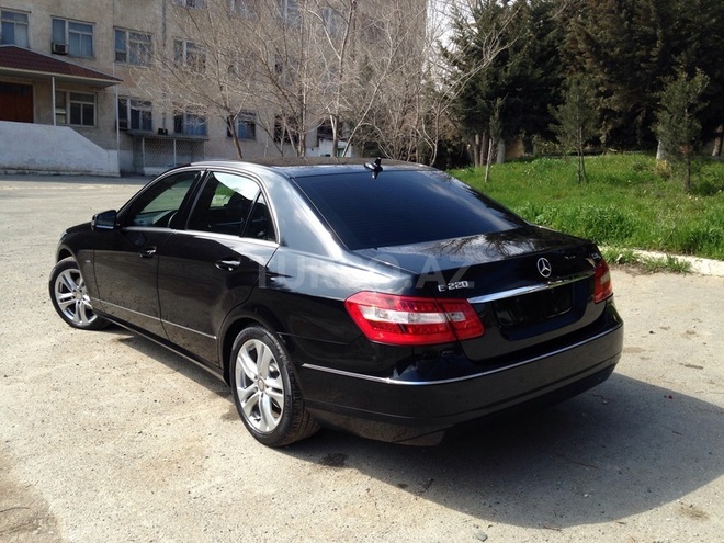 Mercedes E 220 2010, 129,000 km - 2.2 l - Bakı