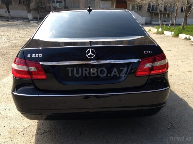 Mercedes E 220 2010, 129,000 km - 2.2 l - Bakı