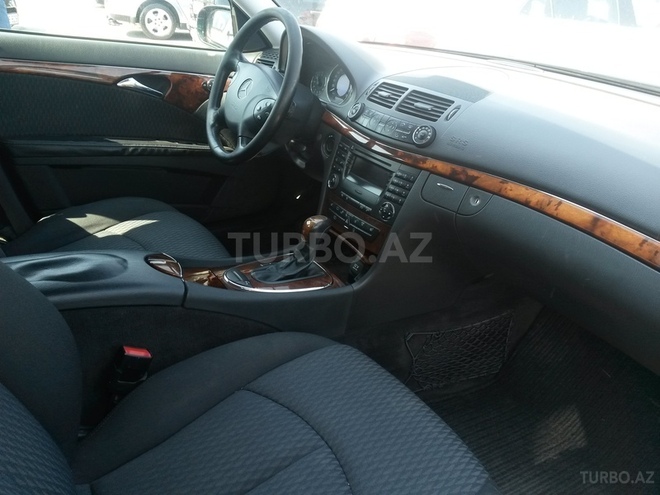 Mercedes E 220 2004, 170,000 km - 2.2 l - Bakı