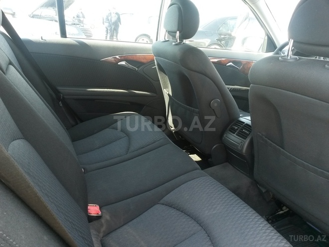 Mercedes E 220 2004, 170,000 km - 2.2 l - Bakı