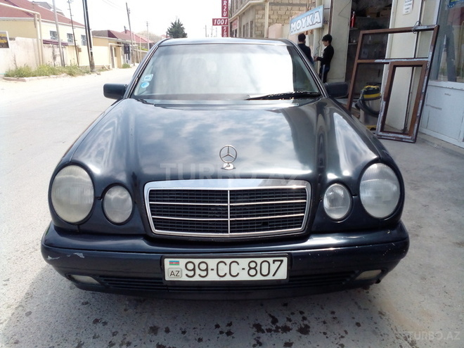 Mercedes E 220 1998, 187,000 km - 2.2 l - Bakı