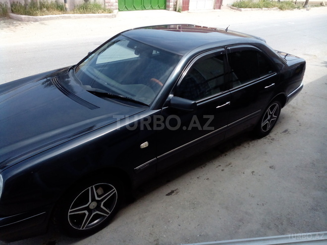Mercedes E 220 1998, 187,000 km - 2.2 l - Bakı