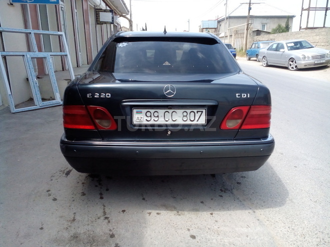 Mercedes E 220 1998, 187,000 km - 2.2 l - Bakı