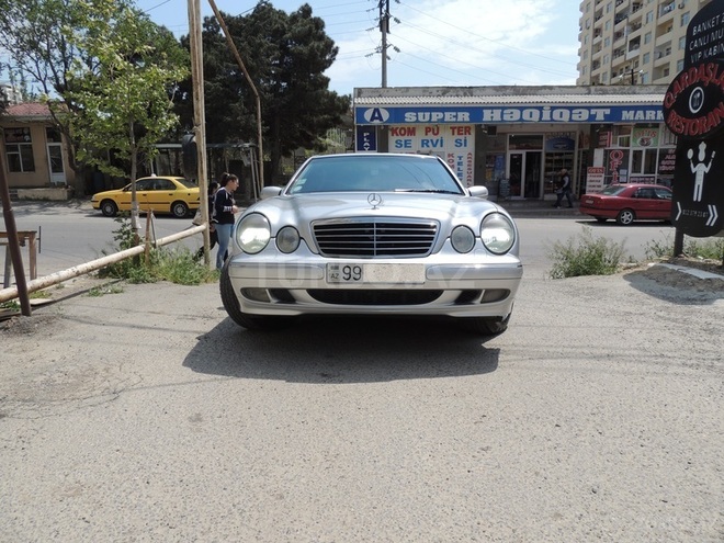 Mercedes E 220 2000, 154,000 km - 2.2 л - Bakı