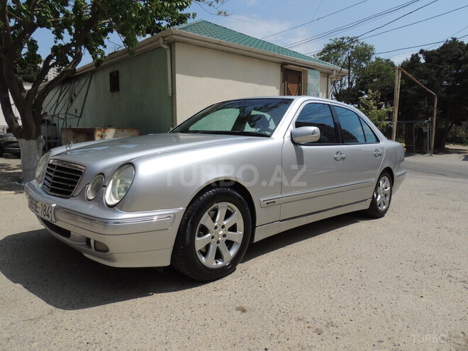 Mercedes E 220 2000, 154,000 km - 2.2 л - Bakı