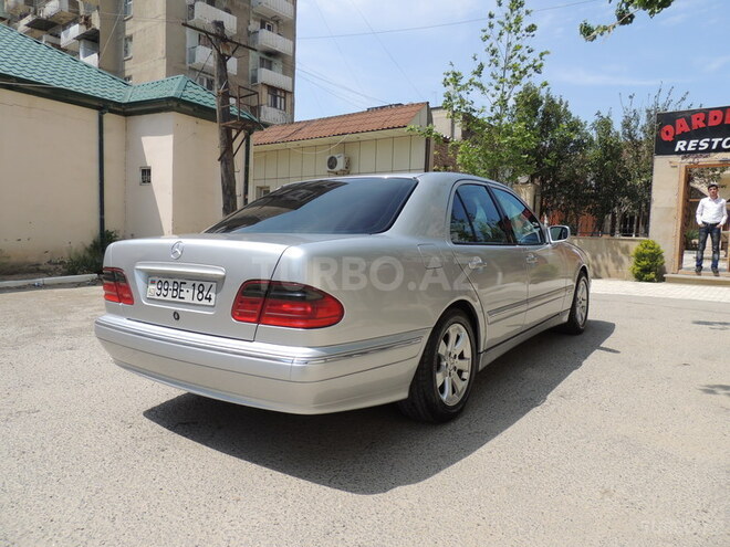 Mercedes E 220 2000, 154,000 km - 2.2 л - Bakı