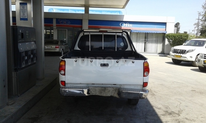 Mitsubishi L200 2007, 147,000 km - 2.5 л - Bakı