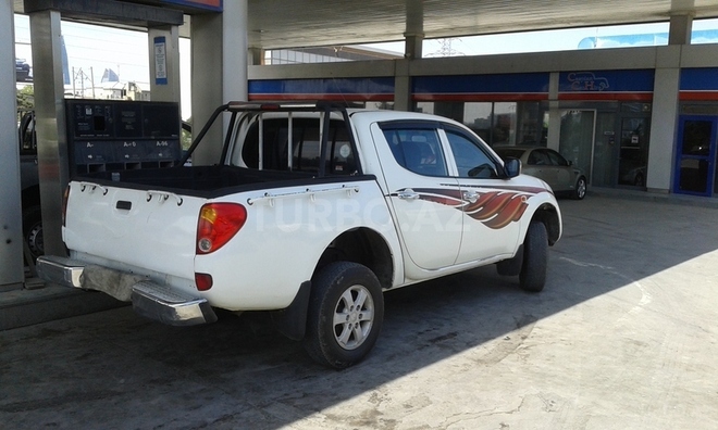 Mitsubishi L200 2007, 147,000 km - 2.5 л - Bakı