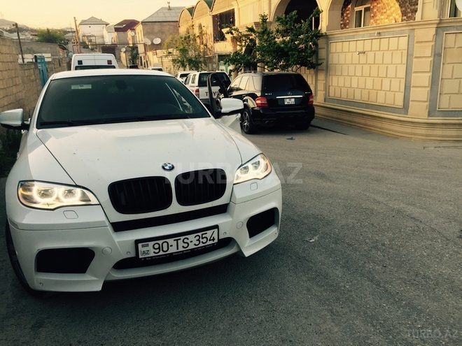 BMW X6 M 2011, 33,000 km - 4.4 л - Bakı