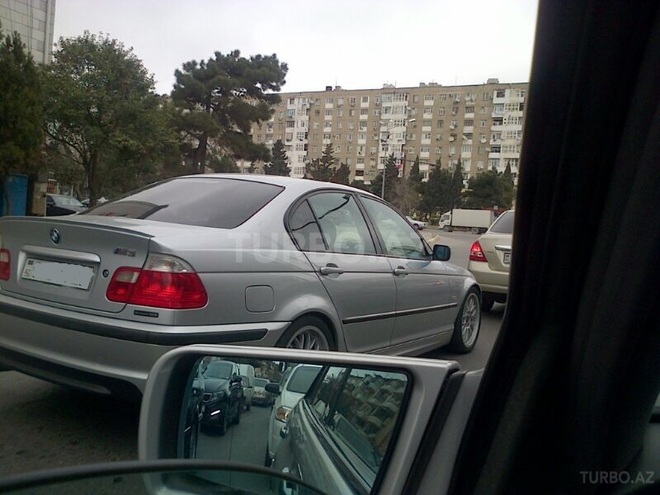 BMW 320 2001, 77,000 km - 2.2 l - Bakı