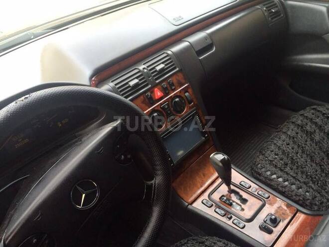 Mercedes E 240 2002, 248,000 km - 2.6 л - Bakı