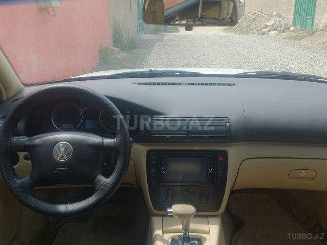Volkswagen Passat 2003, 240,000 km - 1.8 л - Bakı