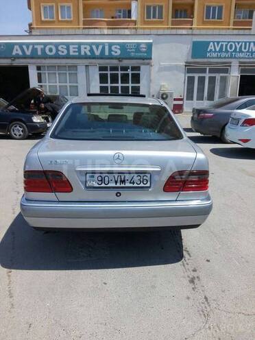 Mercedes E 240 1999, 250,000 km - 2.4 l - Bakı