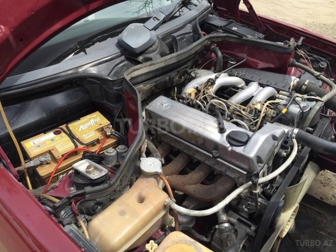 Mercedes E 200 1990, 9,876,543 km - 0.2 l - Bakı