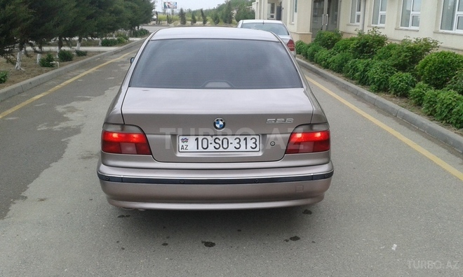 BMW 528 1996, 300,000 km - 2.8 l - Bakı