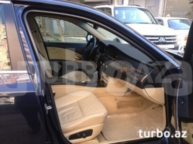 BMW 525 2004, 220,000 km - 2.5 л - Bakı