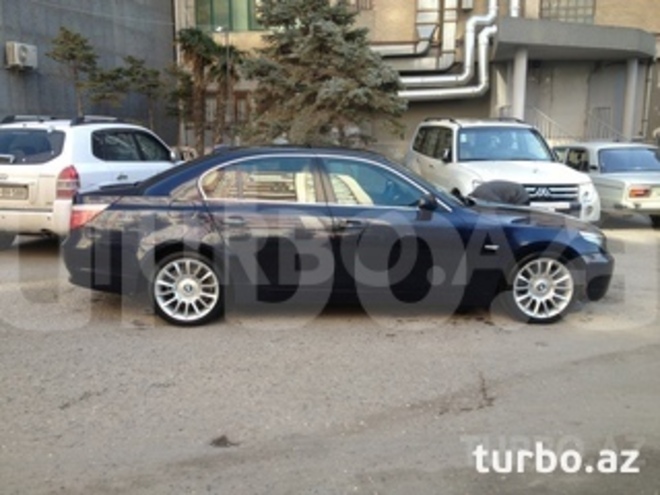 BMW 525 2004, 220,000 km - 2.5 л - Bakı
