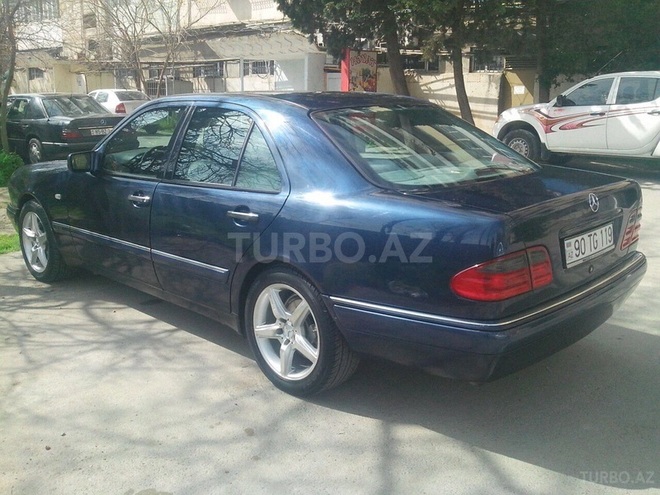 Mercedes E 240 1998, 211,000 km - 2.4 l - Bakı