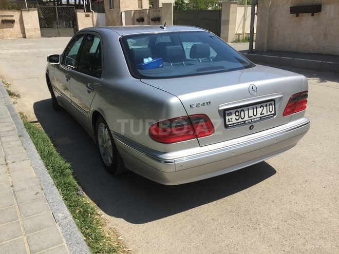 Mercedes E 240 2000, 134,000 km - 2.4 l - Bakı